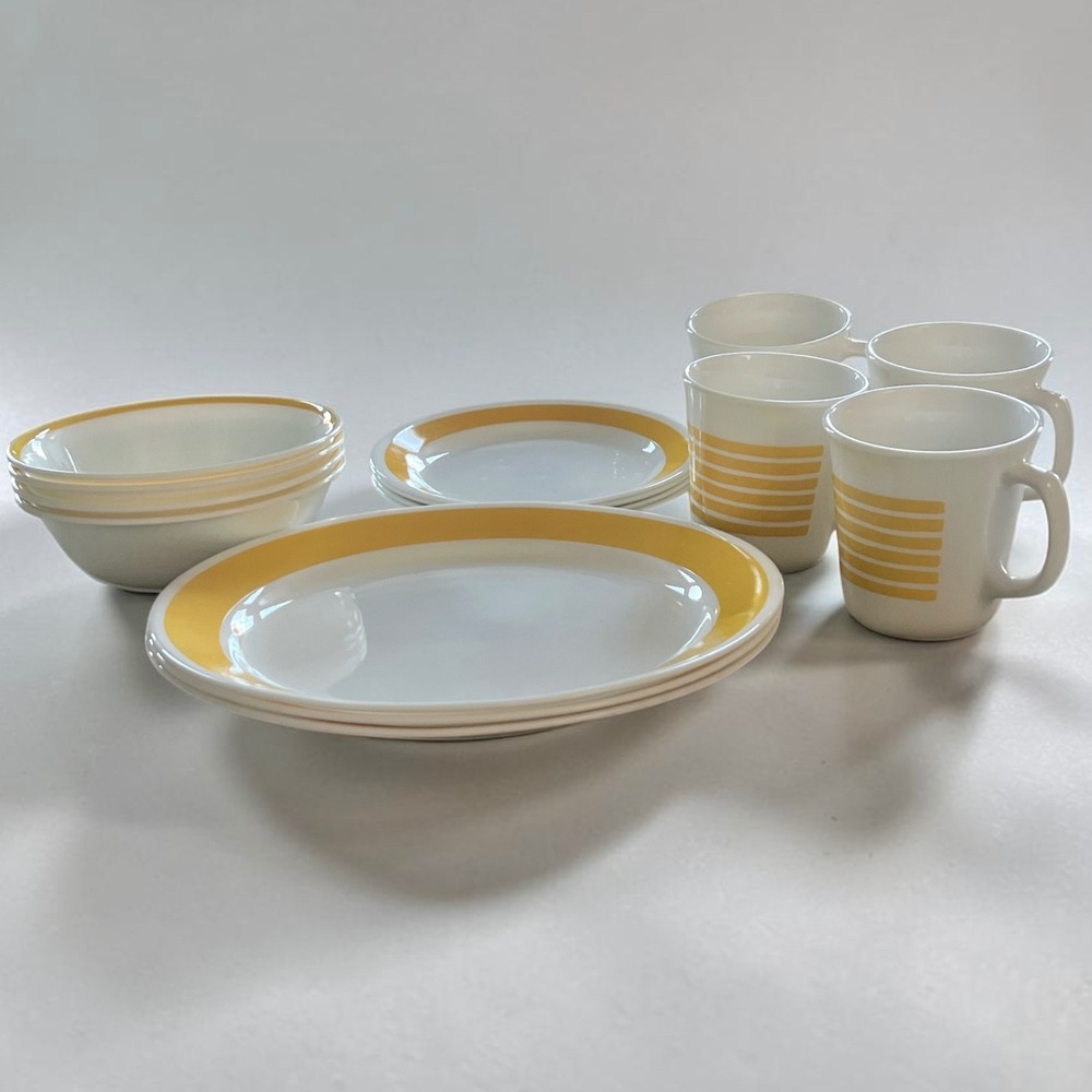 Vintage Corelle Citrus Yellow 15 Piece Dinnerware Set Vitrelle USA